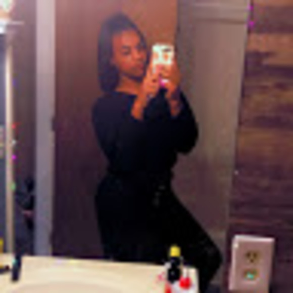 Meet your Posher, Cierra - Picture 1 of 1